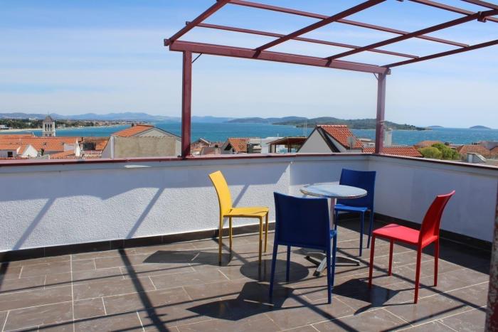 Wohnung in Vodice mit Schöner Terrasse