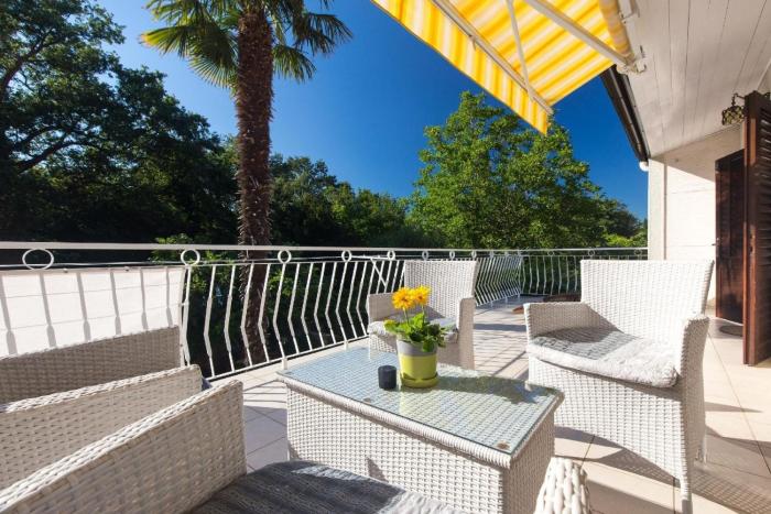 Ferienwohnung mit Terrasse und Garten direkt am Eichenwald mit herrlichem Ausblick