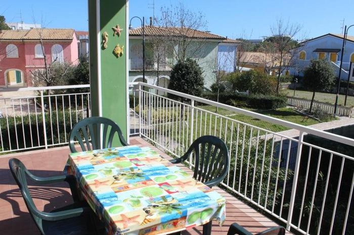 trilocale 100 mt mare con terrazza abitabile