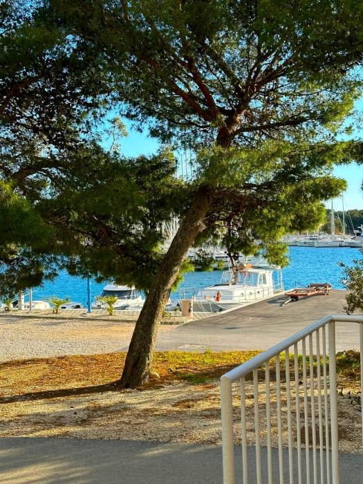 First row to the sea - Apartment Mustel - Adults Only