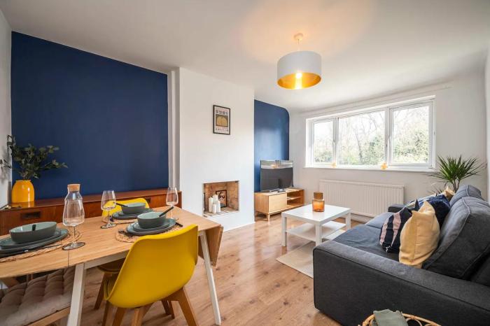 Modern Beckenham Apartment fast London train links - Pass the Keys