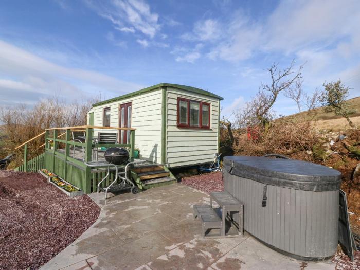 Nŷth Y Bioden Magpies Nest