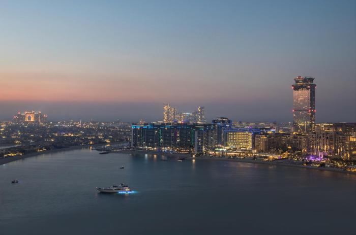 Sky-High 1BR RetreatMarina VistaEmaar Beachfront