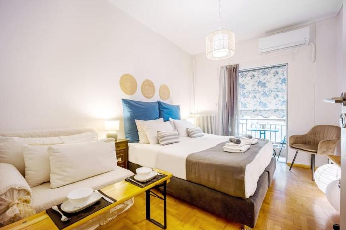 Top Acropolis Sightseeing 1st FLR Elegant Flat by LODGESPOT