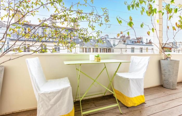 Awesome Apartment In Paris With Wifi