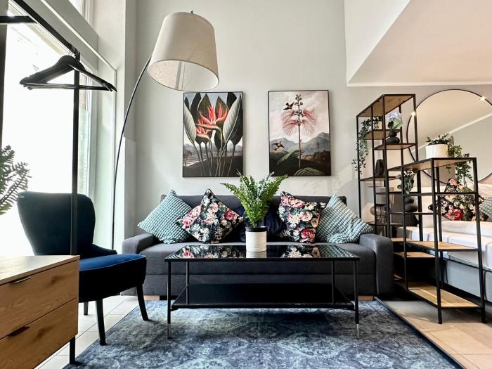 City Apartment, central, 2 min to U4