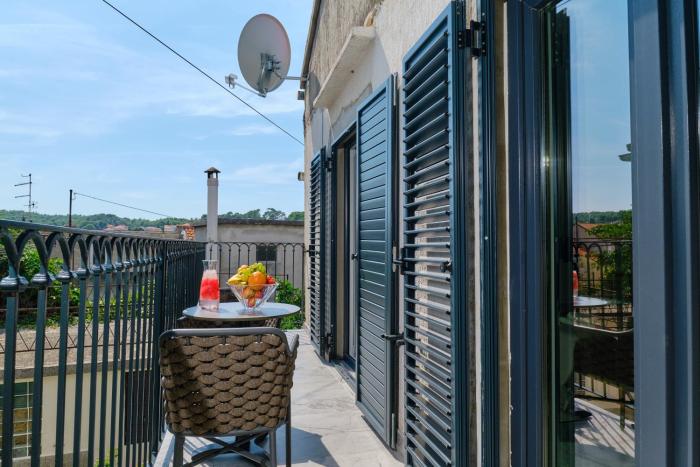 Apartments with a parking space Losinj, Losinj - 21616