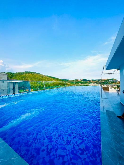 Villa 20 Ngủ Siêu vip Trung tâm Bãi Cháy