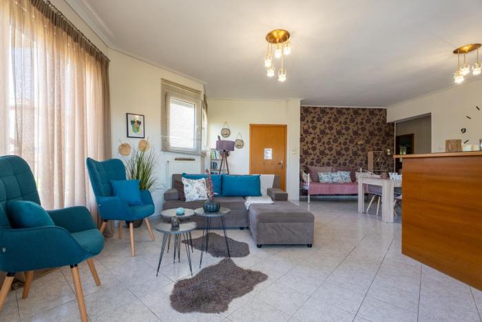 Estell’s sweet luxury house