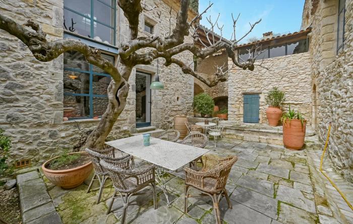 Amazing Home In Lussan