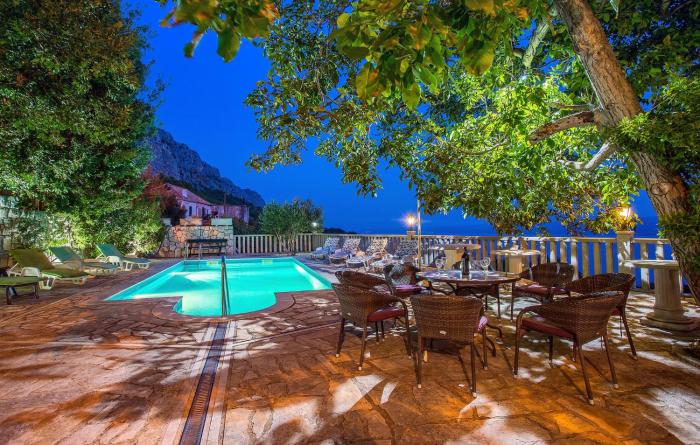 4 Bedroom Amazing Home In Jesenice