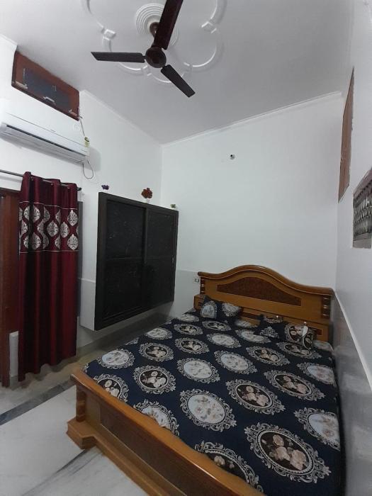 Shyam Homestay- Twin Room With Private Bathroom