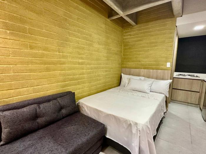 Loft Belmont Suits (302)