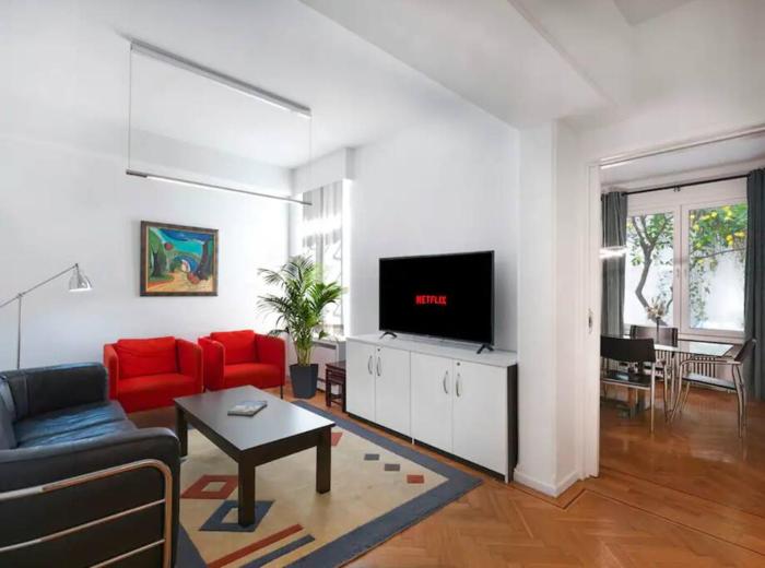 Kolonaki Spacious Residence