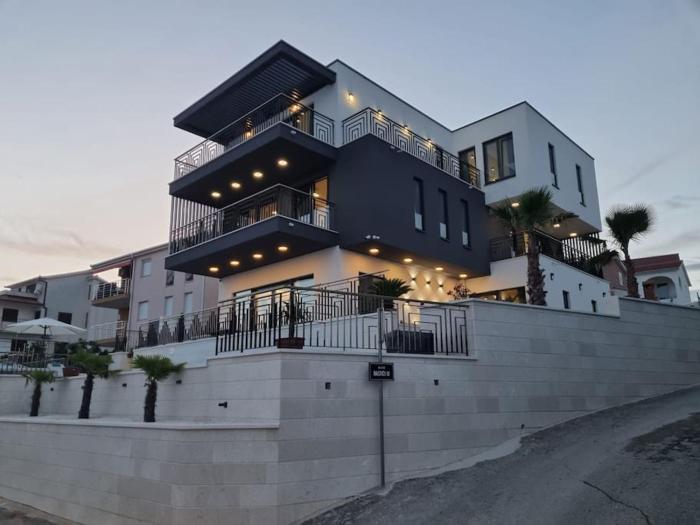 Luxury Villa Adriatica-*Heated Pool-Sauna-Jacuzzi*