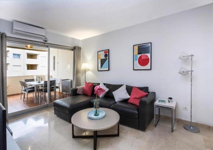 Estepona Marina, Winter Sun from 99E per night, Sea Views, Balcony, Lift, Wifi