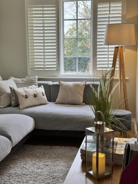 BRAMLEY FALL COTTAGE ON SITE EV POINT - Attached Cottage,3 Separate Bedrooms -1 on ground level, SLEEPS 6, 2 Bathrooms, Sandy Wittering Beach 8min drive, Rural Location, Child friendly, Small Breed Dog Friendly, Private Parking