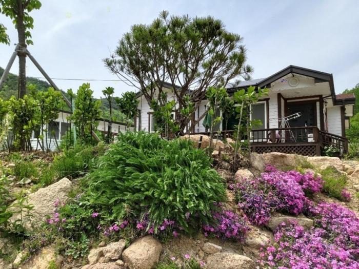 Sangjoo munjangdae healing house