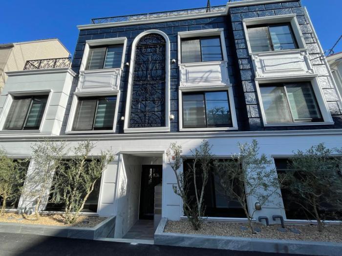 COMMA HOUSE Shinjuku 2UNITS 2324