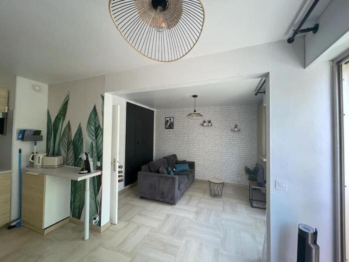 Grand Studio dans Résidence avec Piscine