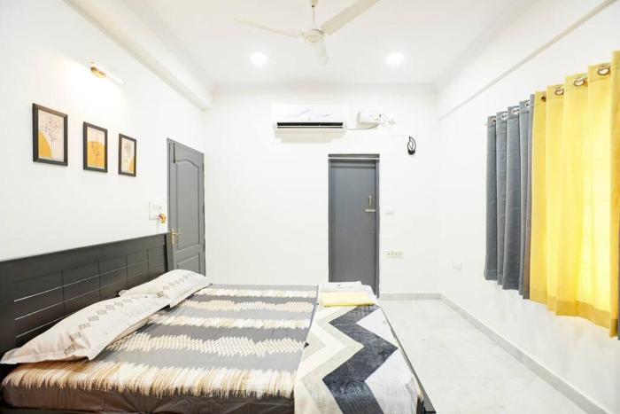 Luxury Room @ Banjarahills Near Care hospitals