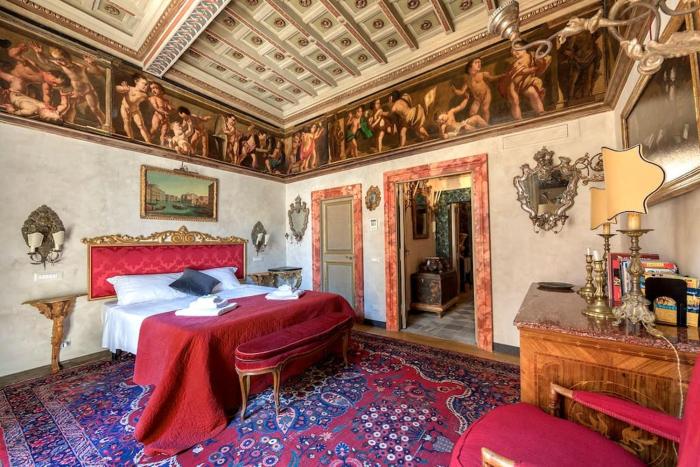 Piazza Navona historical palace