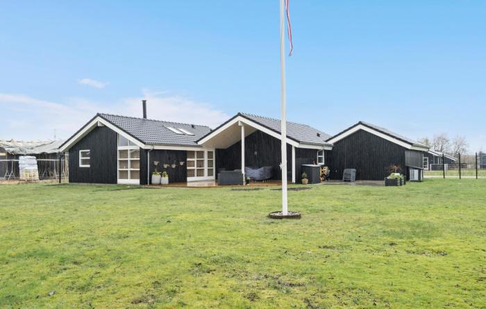 3 Bedroom Beautiful Home In Tarm