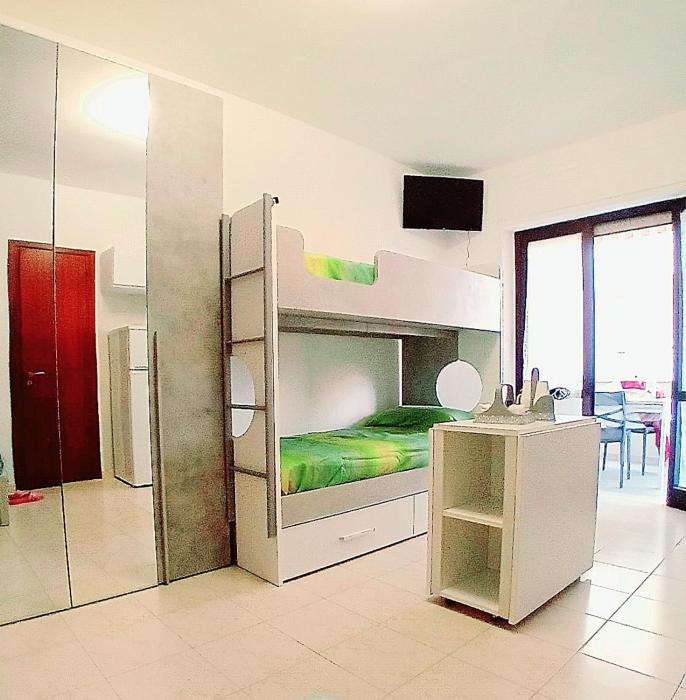 Monolocale vista mare baia verde gran viale al mare 31