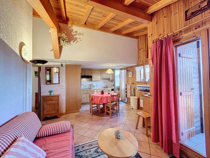 Appartement avec garage proches ski bus à Combloux - FR-1-560-126