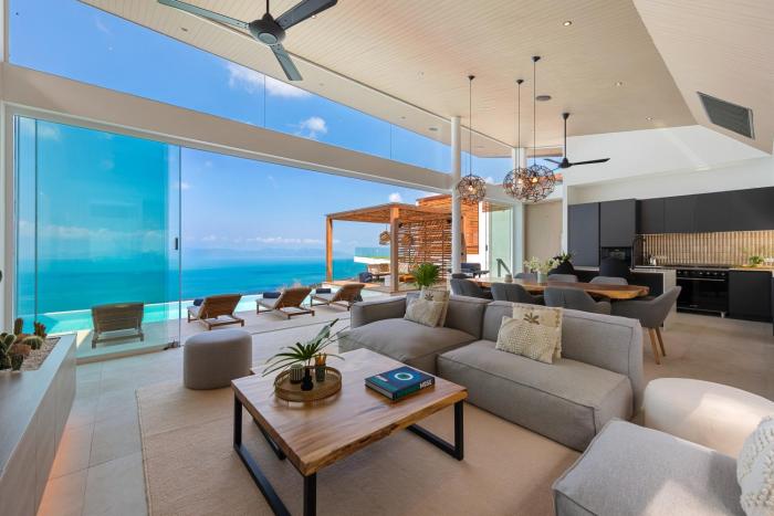 Elegant and Tropical Seaview villa