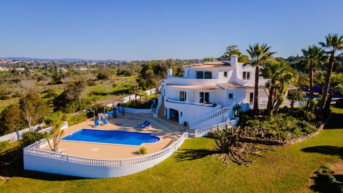 Ursinho by Algarve Villa Holidays