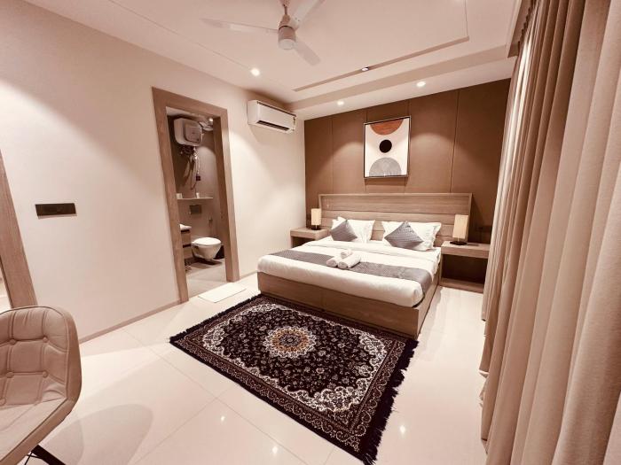 The Lodgers 2 BHK Serviced Apartment Near Sector 42 Gurgaon - Nearest Metro Station Sector 42 Chowk