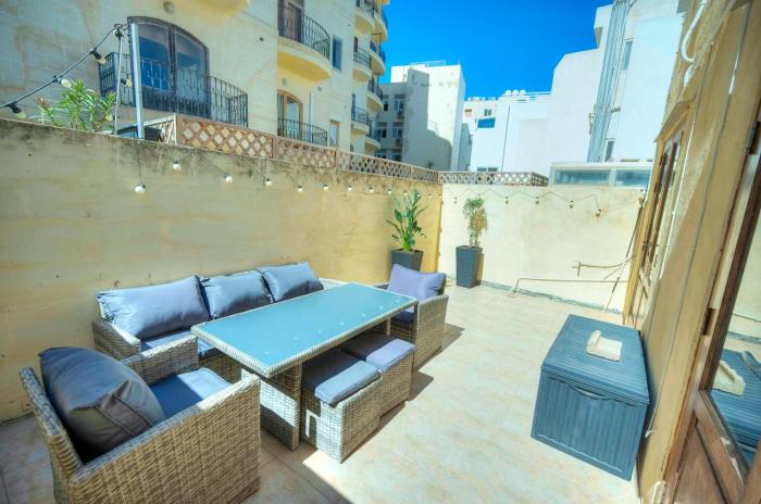 Large & cozy flat, spacious yard, near beach PMIC1-2