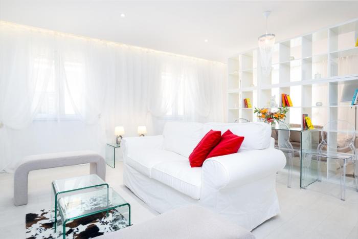 Nadiona Suites Crystal & Gold