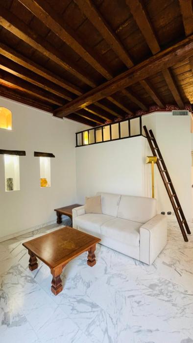 Charming flat, central and close to metro