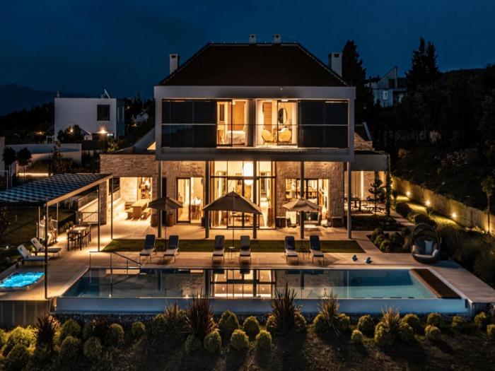 Grandiose Brac Villa | Villa Mediteranea | 6 Bedrooms | Infinity pool & Outdoor Movie Theatre | Skrip