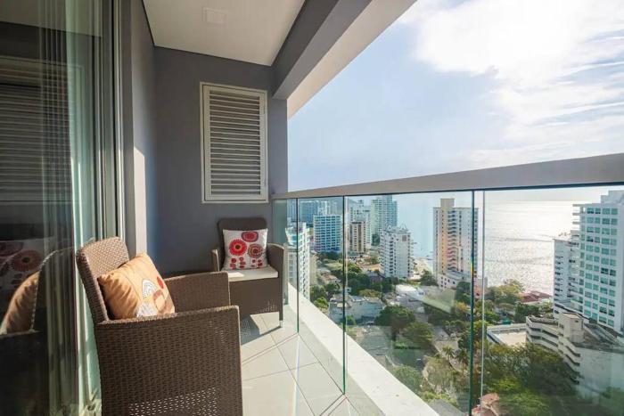 Lujoso apartamento Rodadero sur con vista al mar