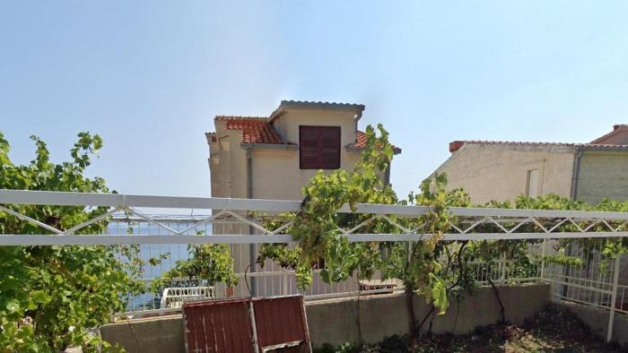 Apartments by the sea Pisak, Omis - 22946