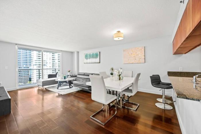 Splendid 1 Bed Apartment • Brickell • Water Views