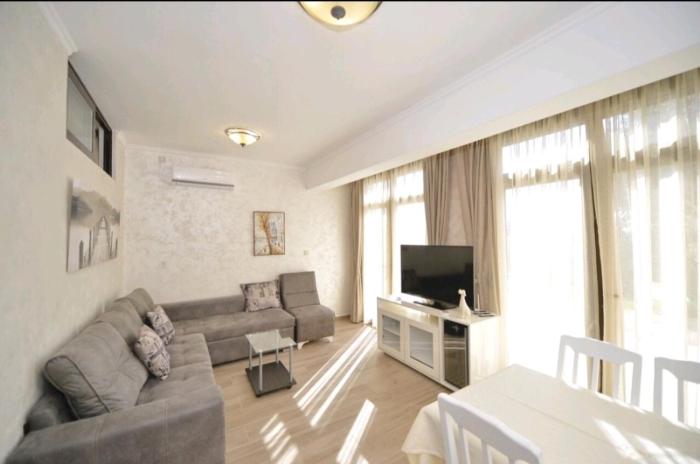 Langust - free parking