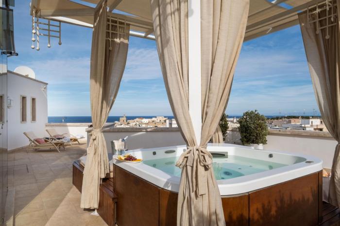 Relais Valle DellIdro - Rooftop & Sea View, Otranto