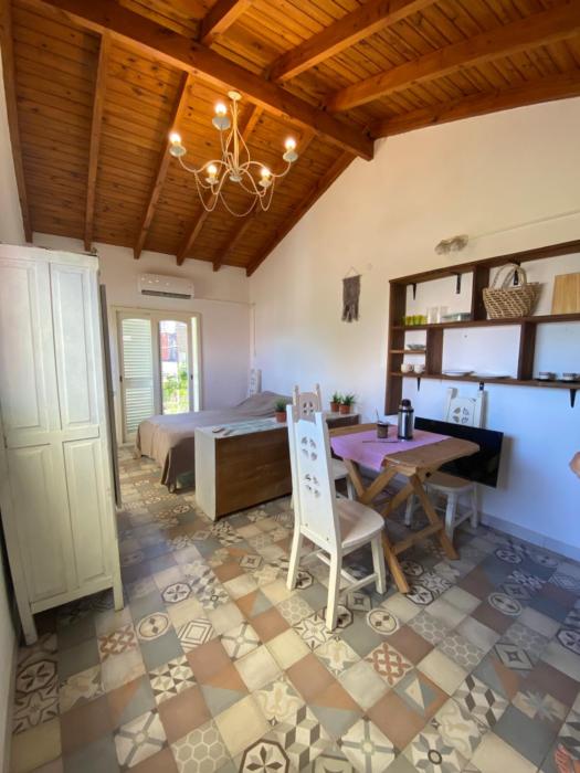 Mono ambiente con terraza y balcón