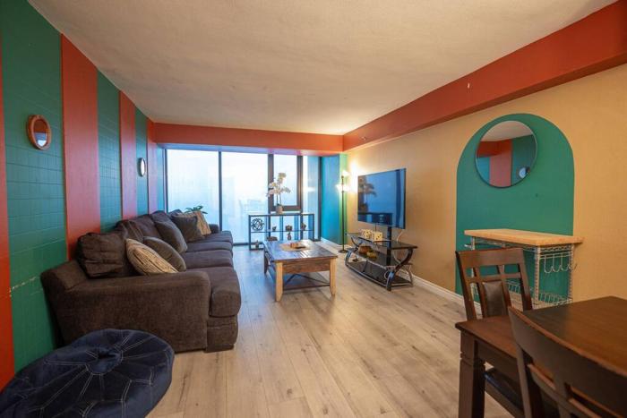 PENTHOUSE SUITE On The Strip - 2Bd2Ba