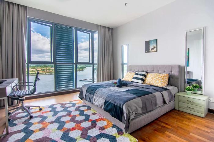 Lux 3BR Suite Puteri Harbour Near Legoland & Hello Kitty with Water Views