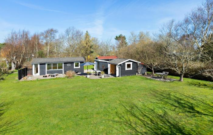 2 Bedroom Stunning Home In Tisvildeleje