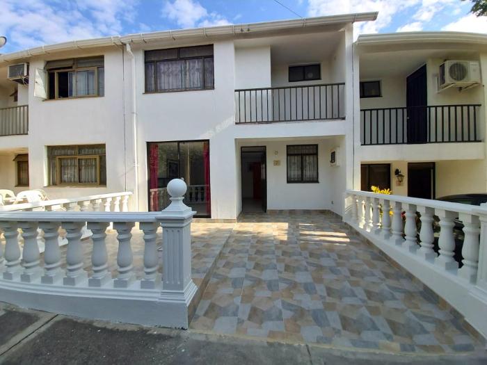 Casa Helena Girardot