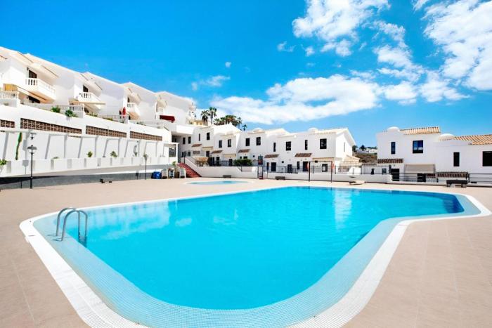 Los Halcones BRAVOs House