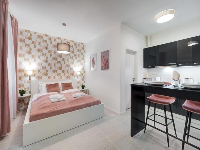 Cute central studio with AC