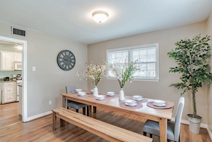 Bel-Air Bungalow- close to Midtown Highways and Downtown Mobile