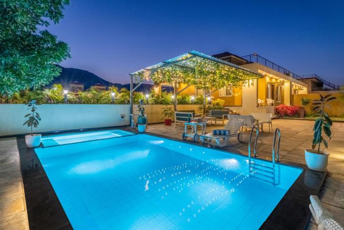 ELIVAAS 2 BHK Pet Friendly Villa with Pvt Pool - Heaven in Hill